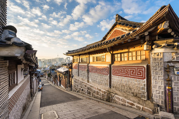 Naklejka premium Bukchon Hanok Village in Seoul, South Korea