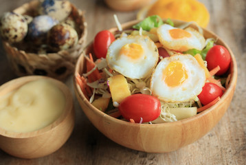 salad vegetable quail eggs