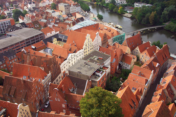Naklejka premium Blick auf die alten Patrizierhäuser in Lübecks Altstadt