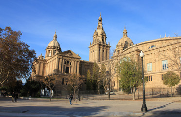 Fototapeta na wymiar Национальный дворец на горе Монжуик в Барселоне