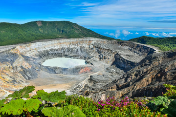Vulcano Poas in Costa Rica - obrazy, fototapety, plakaty
