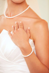 bracelet on the bride's hand