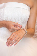 bracelet on the bride's hand