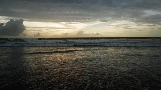 Scenic view of beautiful sunset above the sea