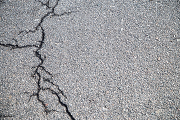 Cracked asphalt pattern