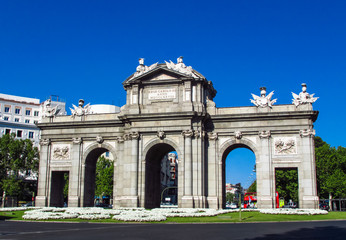 Fototapeta na wymiar Arch of triumph in Madrid, Spain
