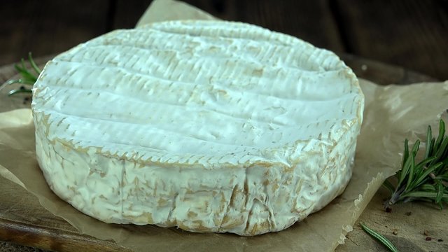 Rotating Camembert as detailed 4k footage (seamless loopable)