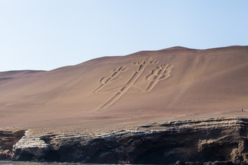 Fototapeta na wymiar Geoglifo il Candelabro, penisola di Paracas, Peru