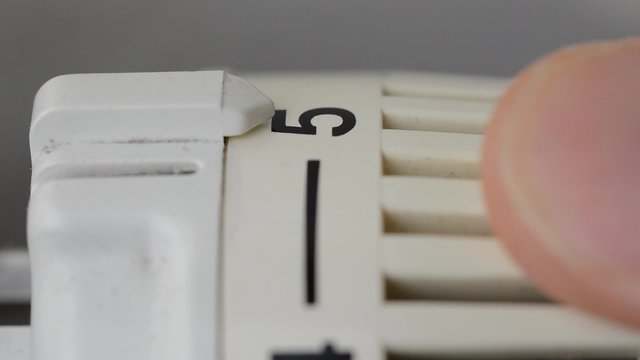 Heizungsregler von 5 auf 1 drehen
