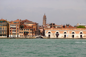 Der schiefe Turm der Santo Stefano Kirche in Venedig, 2015