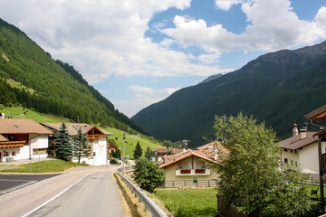 Fototapeta na wymiar Beautiful mountainous village in Alps