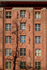 Allegorische Wandfiguren am Gebäude der ehemaligen Reichsschuldenverwaltung