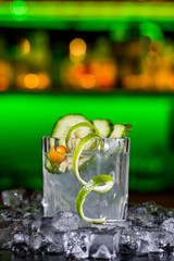 Cocktail in einer Bar 