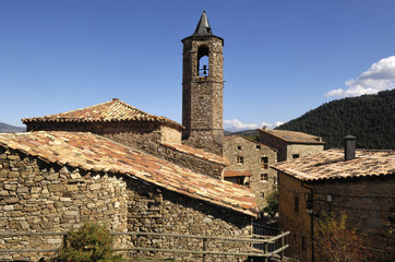 Fototapeta na wymiar El Pont de Bar village, Pyrenees mountains, LLeida, Spain