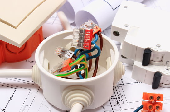 Components for electrical installations and construction diagrams