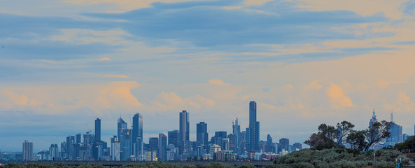 Fototapeta na wymiar Melbourne skyline at sunrise