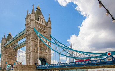Fototapeta na wymiar LONDON, UK - APRIL 30, 2015: Tower bridge