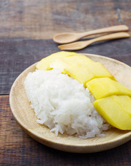 sticky rice and mango