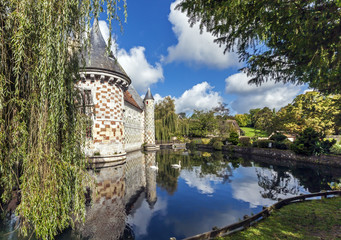 Fototapeta na wymiar Saint-Germain-de-Livet Wasserschloss Normandie 9