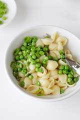 pasta with roasted green peas