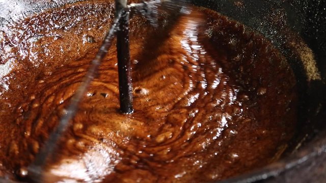 boiling stir brown sugar to caramel process