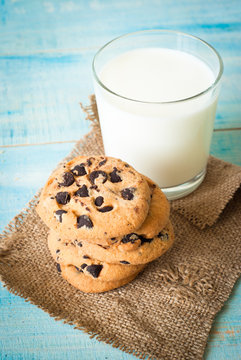 cookies and a glass of milk
