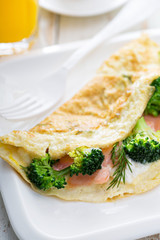 Egg-white omelet with salmon and broccoli