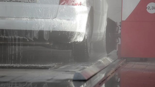 Auto in der Waschanlage