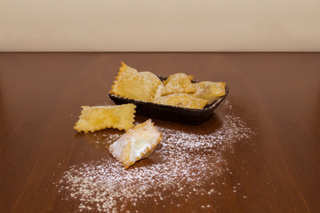 bugie, tipico dolce del periodo carnevalesco