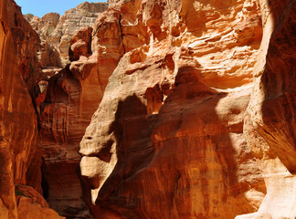 Felsenwand im Siq © thauwald-pictures