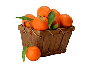 tangerine in a wooden basket