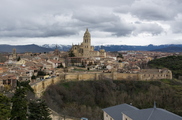 Fototapeta na wymiar Historic centre of Segovia and city walls