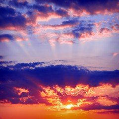 Fototapeta na wymiar Beautiful dawn in clouds