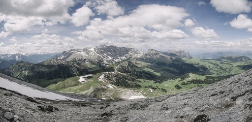 Fototapeta na wymiar Panorama alpe di Siusi, Massiccio dello Sciliar, Dolomiti