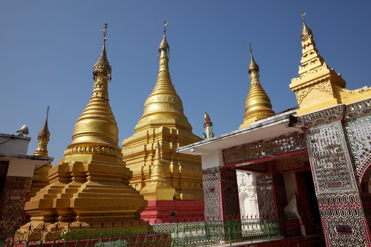 Buddhistische Kloster und Tempelanlagen in Mandaley in Myanmar 