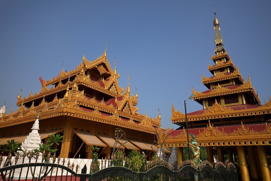 Buddhistische Kloster und Tempelanlagen in Mandaley in Myanmar