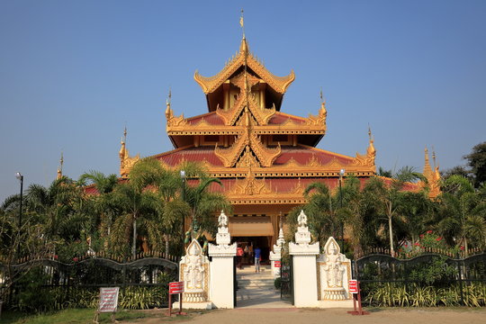 Buddhistische Kloster und Tempelanlagen in Mandaley in Myanmar