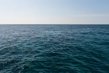 Photo sur Plexiglas Eau Dark sea surface with waves