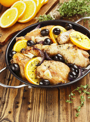 Chicken with oranges and olives