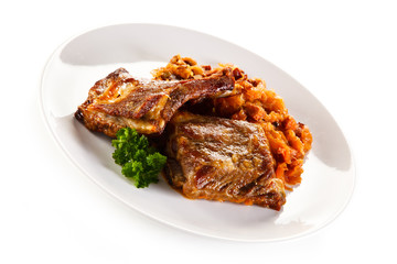 Barbecued ribs with vegetables