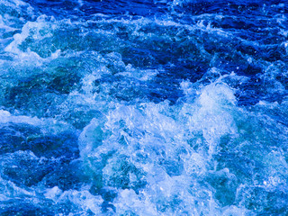 clear blue water boils