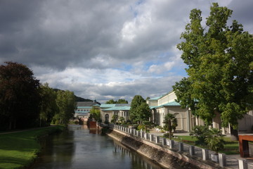 Fototapeta premium Stadtansicht und Kurpark Bad Kissingen, Unterfranken, Bayern, Deutschland