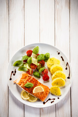 Fried salmon and vegetables