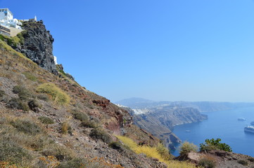 A flanc de falaise - Santorin