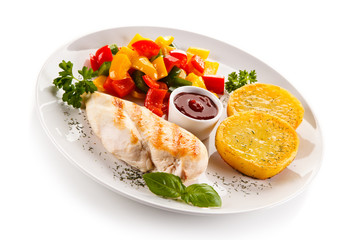 Grilled chicken fillet and vegetables 