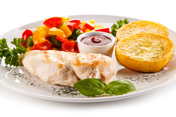 Grilled chicken fillet and vegetables 