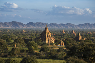 Fototapeta na wymiar World heritage 4,000 pagoda landscape of Bagan, Myanmar.