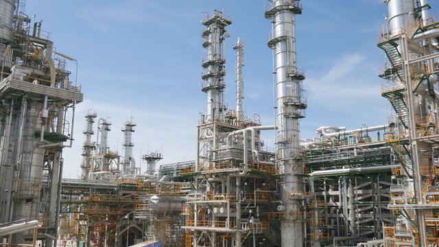 Oil and refinery industrial plant on day time 