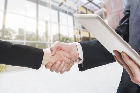 Erfolg im Business Handshake 