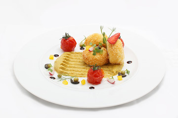 Mashed peas with cheese and tomatoes